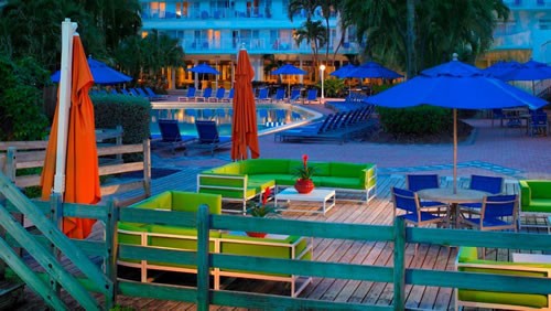 Four Points Sheraton Miami Beach  pool area