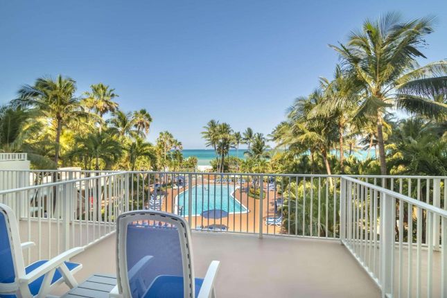 Radisson Resort | raddison resort miami beach Radisson Resort Miami Beach Pool and Beachfront Balcony rooms